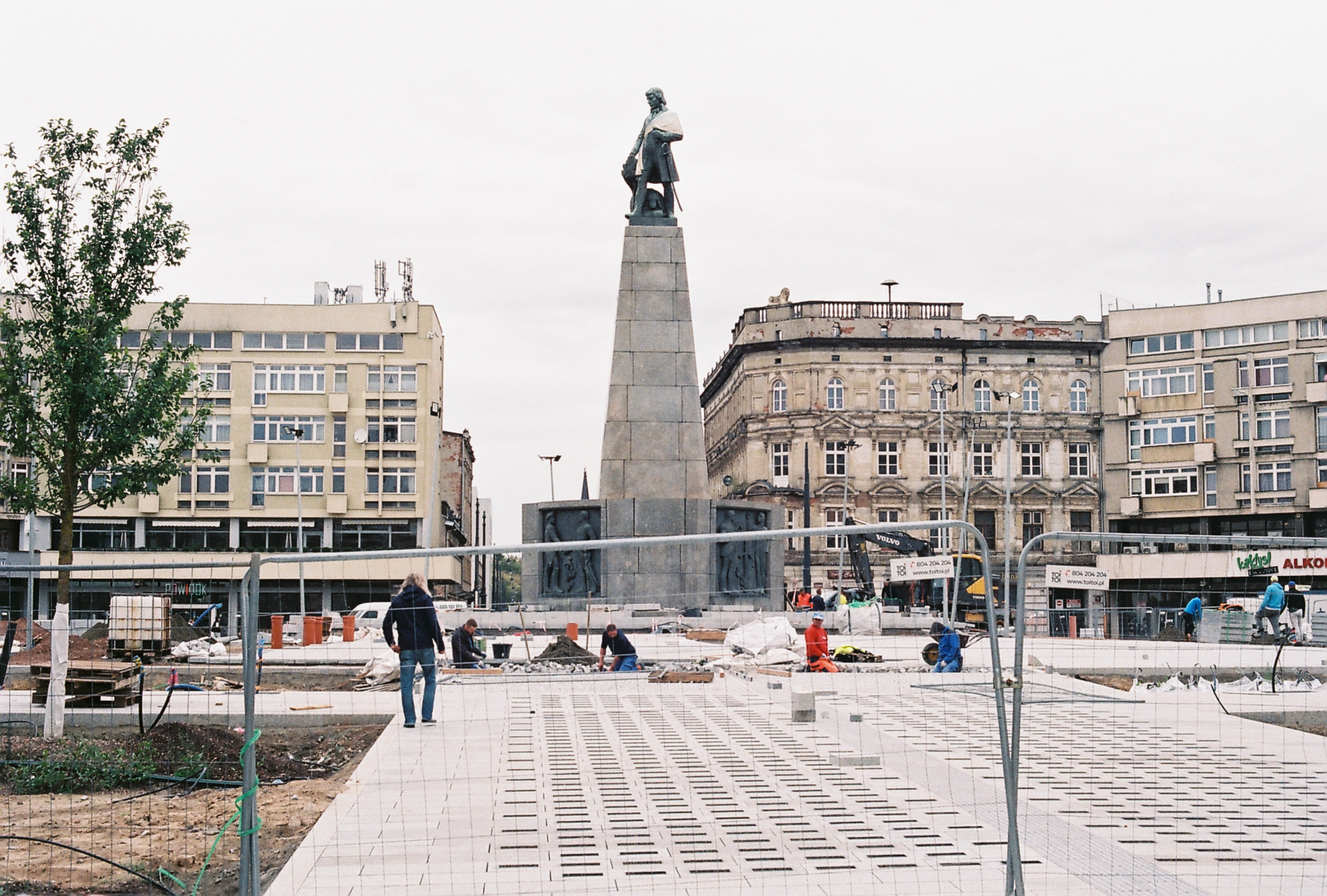 Plac Wolności under repair at the top of Ulica Piotrkowska